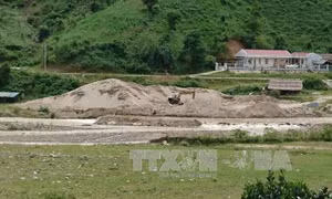 Lai Châu: 'Cát tặc' hoành hành trên dòng suối Nậm Nhùn 