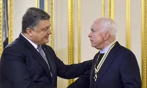 Thượng nghị sĩ McCain: Mỹ “nên chống lại ông Putin”