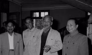 Phạm Hùng - người cộng sản kiên cường