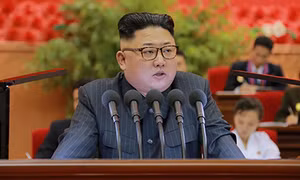 Triều Tiên, Mỹ khẩu chiến về ngoại hình ông Kim Jong-un