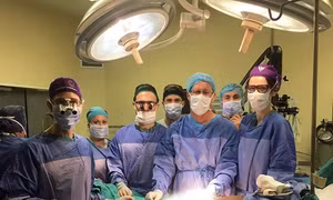 Ghép thành công 'cậu nhỏ' người da trắng cho bệnh nhân da đen