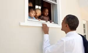 Cựu Tổng thống Mỹ Barack Obama ghi danh vào lịch sử Twitter