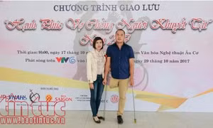 Tình yêu chắp cánh cho vợ chồng vận động viên khuyết tật nhảy cao hơn