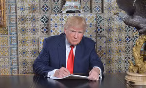 Ông Trump viết lời tuyên thệ nhậm chức ở đâu?