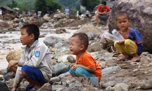 Xót xa cuộc sống người dân Mường La sau lũ 