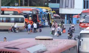 Bến xe Hà Nội lo đối phó ùn tắc khách dịp Tết 