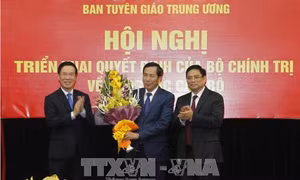Đồng chí Thuận Hữu kiêm giữ chức Phó Trưởng Ban Tuyên giáo Trung ương