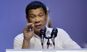 Tổng thống Philippines "gạt sang một bên" phán quyết về Biển Đông 