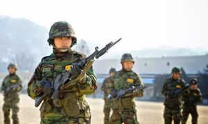 Nữ trung úy Hàn Quốc tự sát vì bị cấp trên cưỡng hiếp