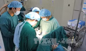 Tái tạo thành công dạ dày mới cho bệnh nhân ung thư 63 tuổi