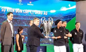 Đón cúp UEFA Champions League 2017 đến Việt Nam 