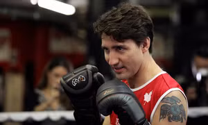 Thủ tướng Canada Justin Trudeau muốn 'so găng' với nam diễn viên nổi tiếng