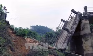 Hà Tĩnh: Nhiều tuyến đê, kè ven biển hư hỏng nặng sau mưa bão