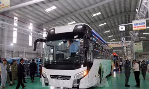 Khánh thành Nhà máy xe bus đầu tiên mang thương hiệu Việt Nam 