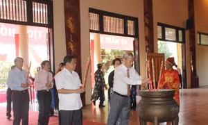 Lễ dâng hương, tưởng niệm 48 năm Ngày mất của Chủ tịch Hồ Chí Minh