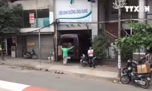 Nhiều nhà xe ngang nhiên lập bến cóc, xe dù
