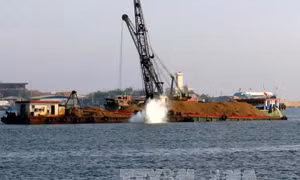 Phú Yên nạo vét thông luồng vào cảng cá Đông Tác 