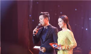 Cùng MC Nguyên Khang khám phá hậu trường của The Voice 2017 vòng loại trực tiếp