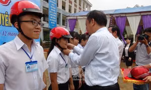 Đội mũ bảo hiểm: Từ chống đối thành văn hóa giao thông