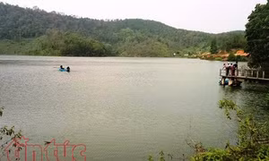 Đi thả lưới bắt cá, một người rơi xuống đập nước mất tích