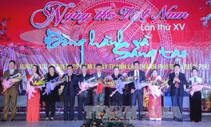Tôn vinh thành tựu thơ ca Việt Nam 