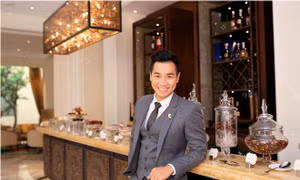 MC Nguyên Khang không thể 'cầm lòng' trước thời trang
