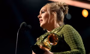 Adele thâu tóm 3 giải quan trọng nhất Grammy 2017