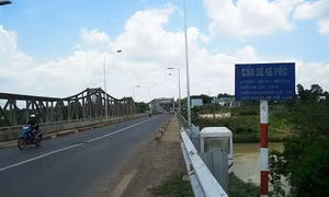 'Mắt phản quang' trên cầu Sêrêpốk liên tiếp bị đánh cắp