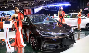 Cuộc đua cho vay mua xe ô tô 'nóng' dịp cuối năm