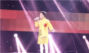 The Voice Kids tập 5: Bạch Duy Khánh xinh như trai Hàn hát 'Chiếc khăn Piêu'