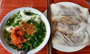 Mê mẩn món bánh cuốn canh đặc sản Cao Bằng