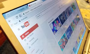 Google chặn gần 1.500 clip có nội dung xấu, độc hại trên Youtube 