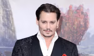 Trò đùa gây tranh cãi của 'cướp biển' Johnny Depp với Tổng thống Donald Trump