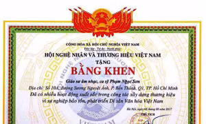  Bộ Công Thương yêu cầu đơn vị trao bằng khen cho ca sĩ Ngọc Sơn giải trình