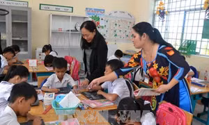Giáo dục ở xã đảo Lại Sơn đi lên từ '5 thiếu - 1 dư'