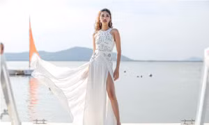 The Face: Lan Khuê, Minh Tú 'kình địch' nhau trong trang phục trắng quyến rũ