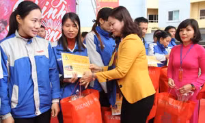 Tổng Liên đoàn lao động chỉ đạo về vấn đề lương, thưởng Tết 