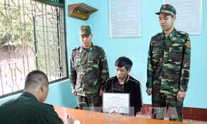Chiến sĩ Đồn Biên phòng Pò Hèn 'đánh án' ma túy đá trong đêm