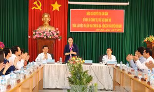 Chủ tịch Quốc hội thăm, làm việc tại huyện Côn Đảo