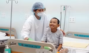 Thót tim với ca ghép gan đặc biệt: Cả người cho và nhận đều bất thường