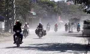 Quảng Ngãi: Khốn đốn trong cảnh bụi đường mù mịt