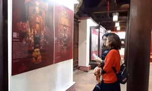 Khai mạc triển lãm 'Lung linh sao Khuê' 