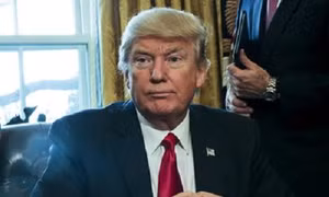 Sắc lệnh của ông Trump bị 'đóng băng' trên đường tới Toà án tối cao