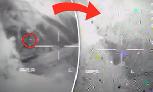 Rò rỉ video UFO phóng laser phá tan tành máy bay quân sự Mỹ