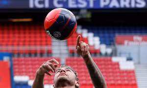 Nhận tới 26 triệu bảng Anh/năm, Neymar vẫn chỉ là cầu thủ lương cao thứ 2 thế giới