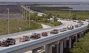 Siêu bão Irma đổ bộ: Hơn 100.000 dân sơ tán khẩn, loạt nhà máy hạt nhân Florida đóng cửa