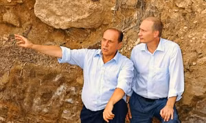 Món quà sinh nhật bất ngờ cựu Thủ tướng Italy tặng Tổng thống Putin