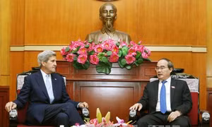 Bí thư Thành ủy Hồ Chí Minh tiếp cựu Ngoại trưởng Hoa Kỳ John Kerry