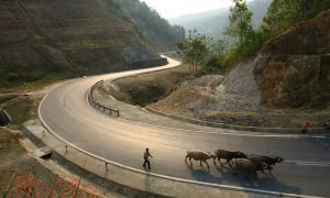 Hùng vĩ đường lên Tây Bắc