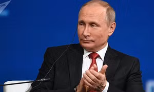 Tổng thống Putin sửa sai cho phiên dịch viên trong các lần đối thoại cấp cao